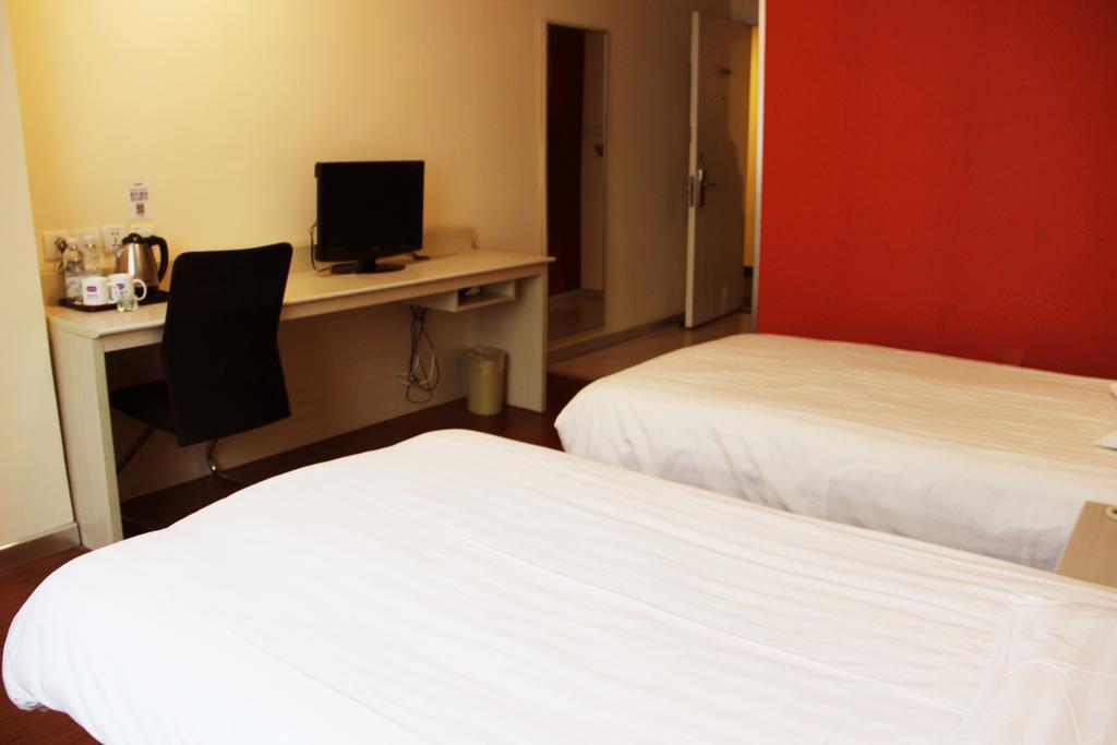 Hanting Hotel Shanghai Hongqiao Railway Station Huqingping Highway Экстерьер фото