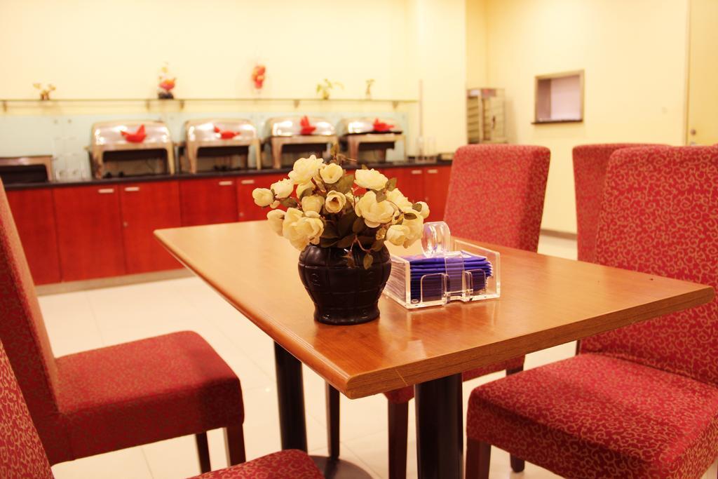 Hanting Hotel Shanghai Hongqiao Railway Station Huqingping Highway Экстерьер фото